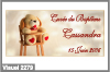 Chien en peluche dans une chaise haute