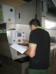 R&eacute;glage du 8000kg par Patrick, pressureur depuis 12 ans