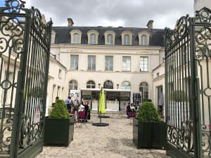 Bar ephemere sur Avenue de Champagne