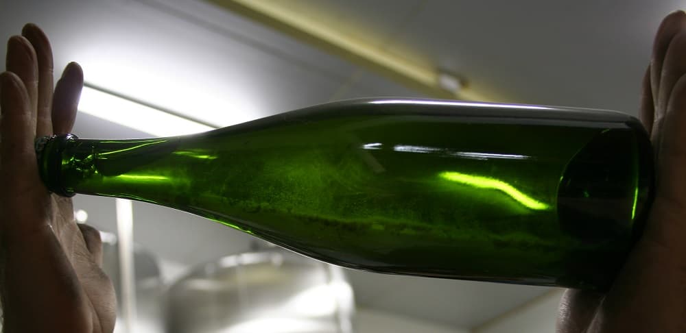 Bouteille de Champagne avant le remuage