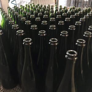 Bouteilles de champagne vide pendant le tirage au mois d avril