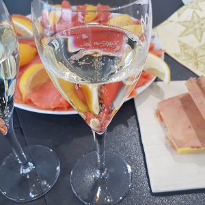 champagne millésime 2019 très bon pour un repas 
