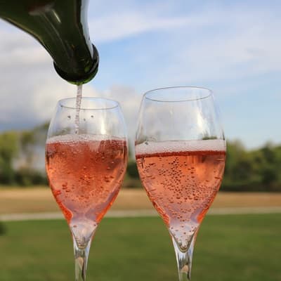Champagne rosé pour un apéritif