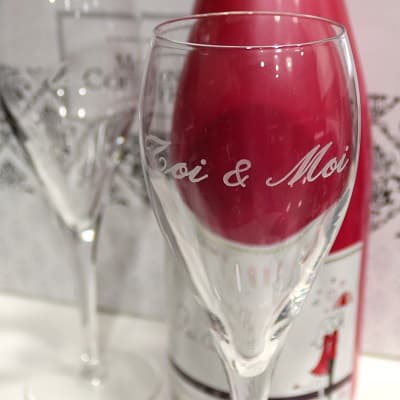 Flute de champagne gravée pour la saint valentin ou un mariage