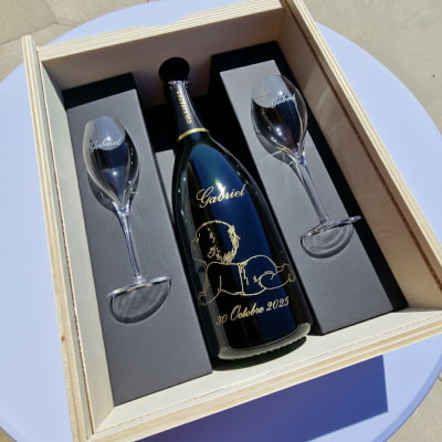 Coffret de champagne grave magnum et flutes pour un cadeau de naissance 