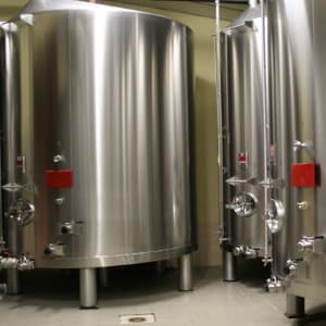 Cuves inox champagne pour le travail en caves toute l année